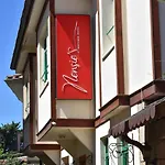 Nensie\'S Boutique Hotel